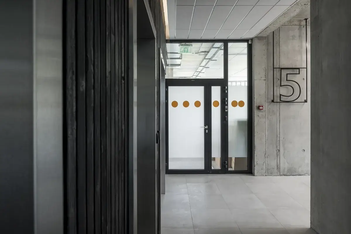 Modern office - Image 9