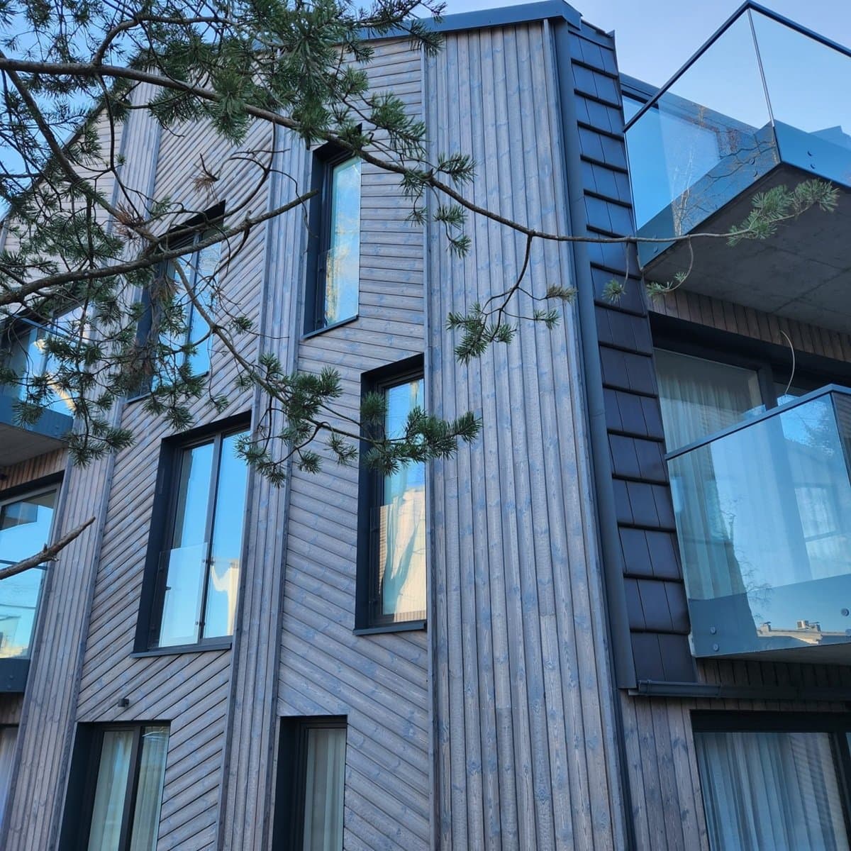 Nordic coastline living - Image 3